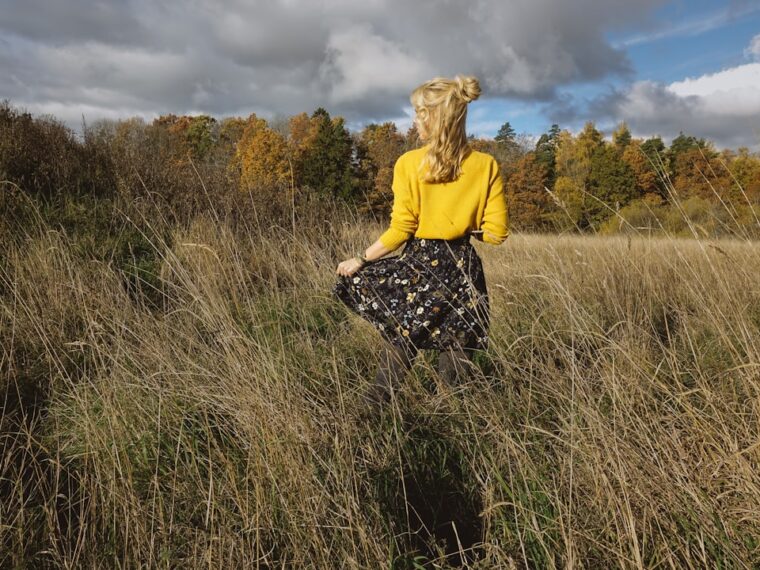 Photo yellow dress